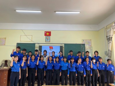 LỚP ĐOÀN VIÊN 95 NĂM NGÀY THÀNH LẬP ĐOÀN TRƯỜNG THCS N'THÔN HẠ