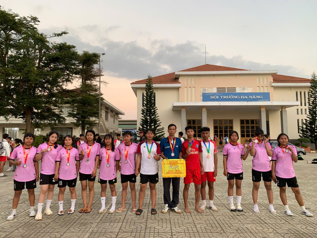 HỌC SINH TRƯỜNG THCS N'THÔN HẠ TÍCH CỰC THAM ĐẠI HỘI TDTT NGÀNH GIÁO DỤC TỈNH LÂM ĐỒNG (CỤM SỐ 2)